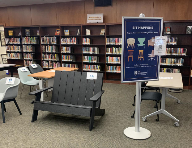 Several chairs in a lobby area